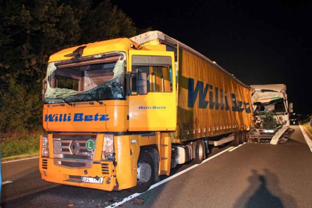 Willi Betz, D - Reutlingen Renault AE Magnum 08