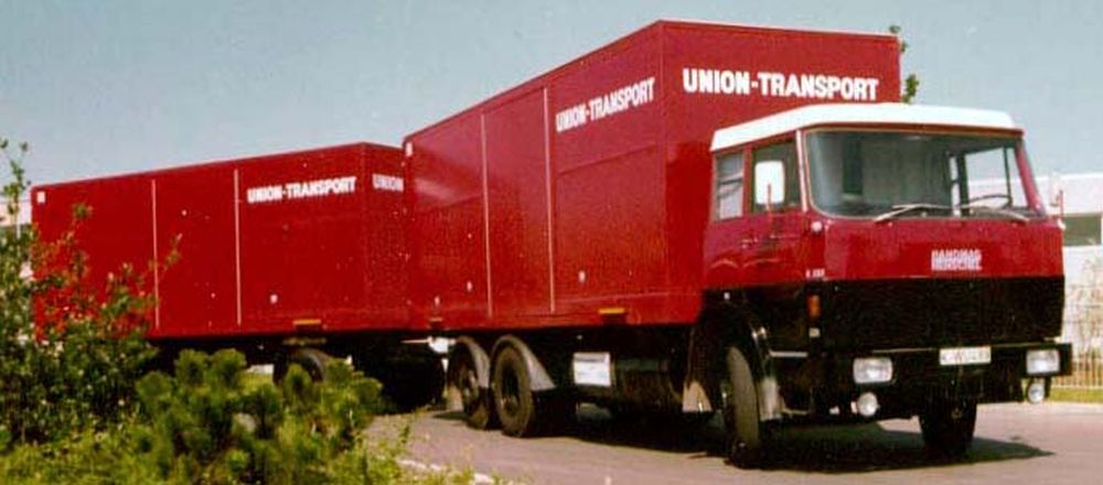 Union-Transport, D - Düsseldorf Hanomag - Henschel F 221