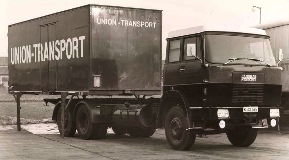  Union-Transport,  D - Dsseldorf     Hanomag - Henschel F 221