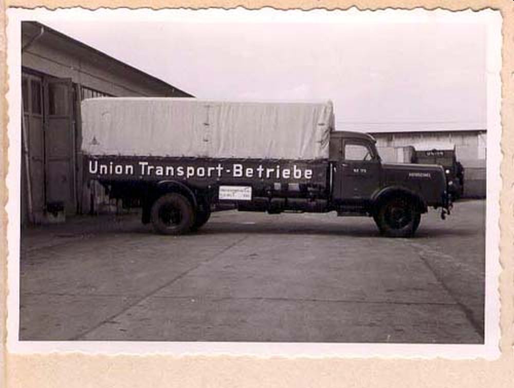  Union-Transport,  D - Dsseldorf     Henschel HS 140