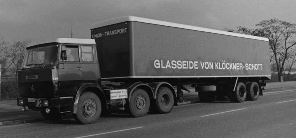 Union-Transport, D - Düsseldorf Henschel F 221