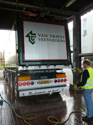 van Triest Veevoeders, NL - Hoogeveen Scania R TL