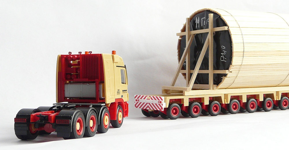 Herpa 08/2014 MB Actros Titan Schw SZ Tiefl