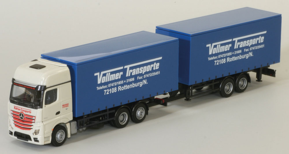 A W M 11/2013 MB Actros Gigaspace TZ Curtain